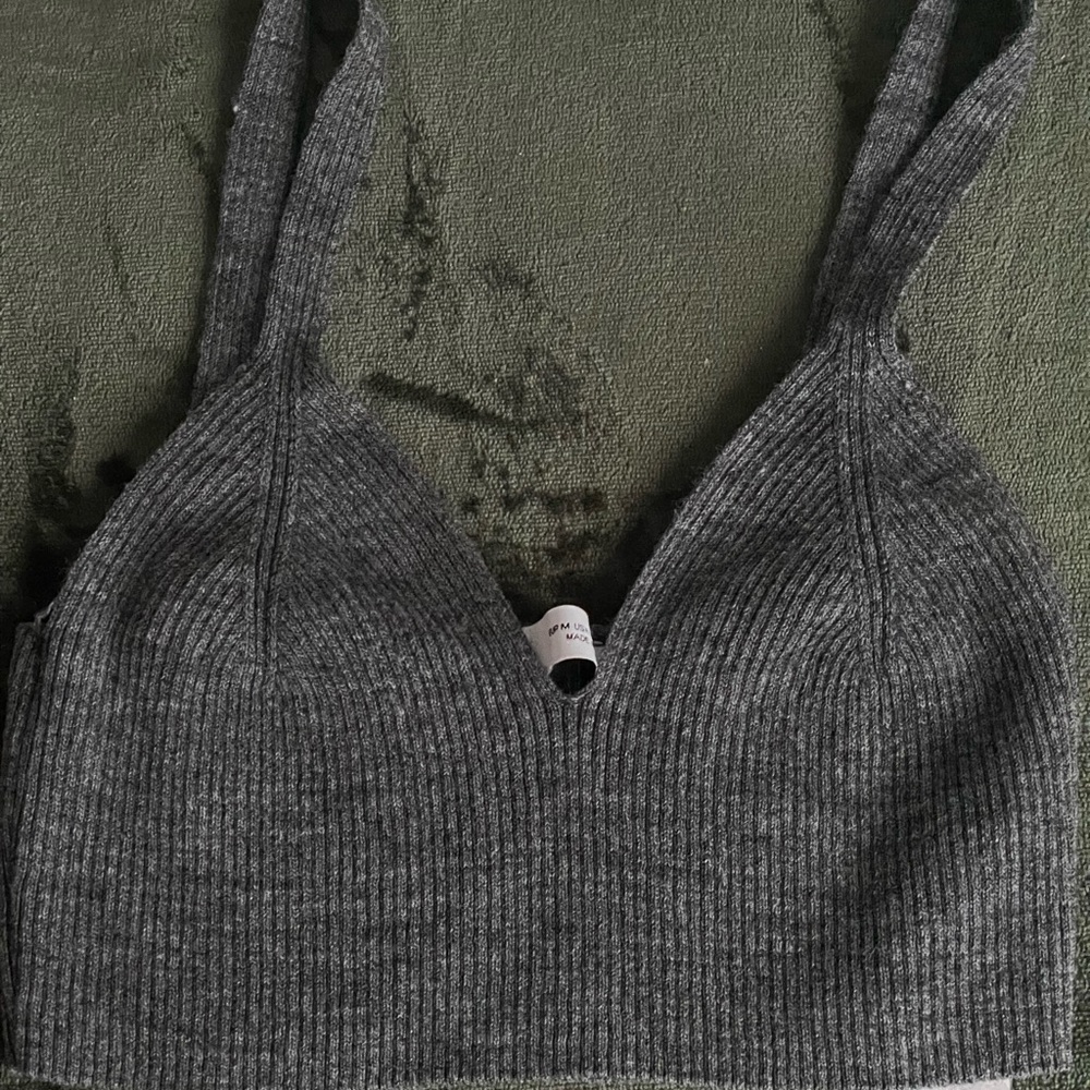 Zara Gray Bralette Crop top in a size Medium. Simple but cute.